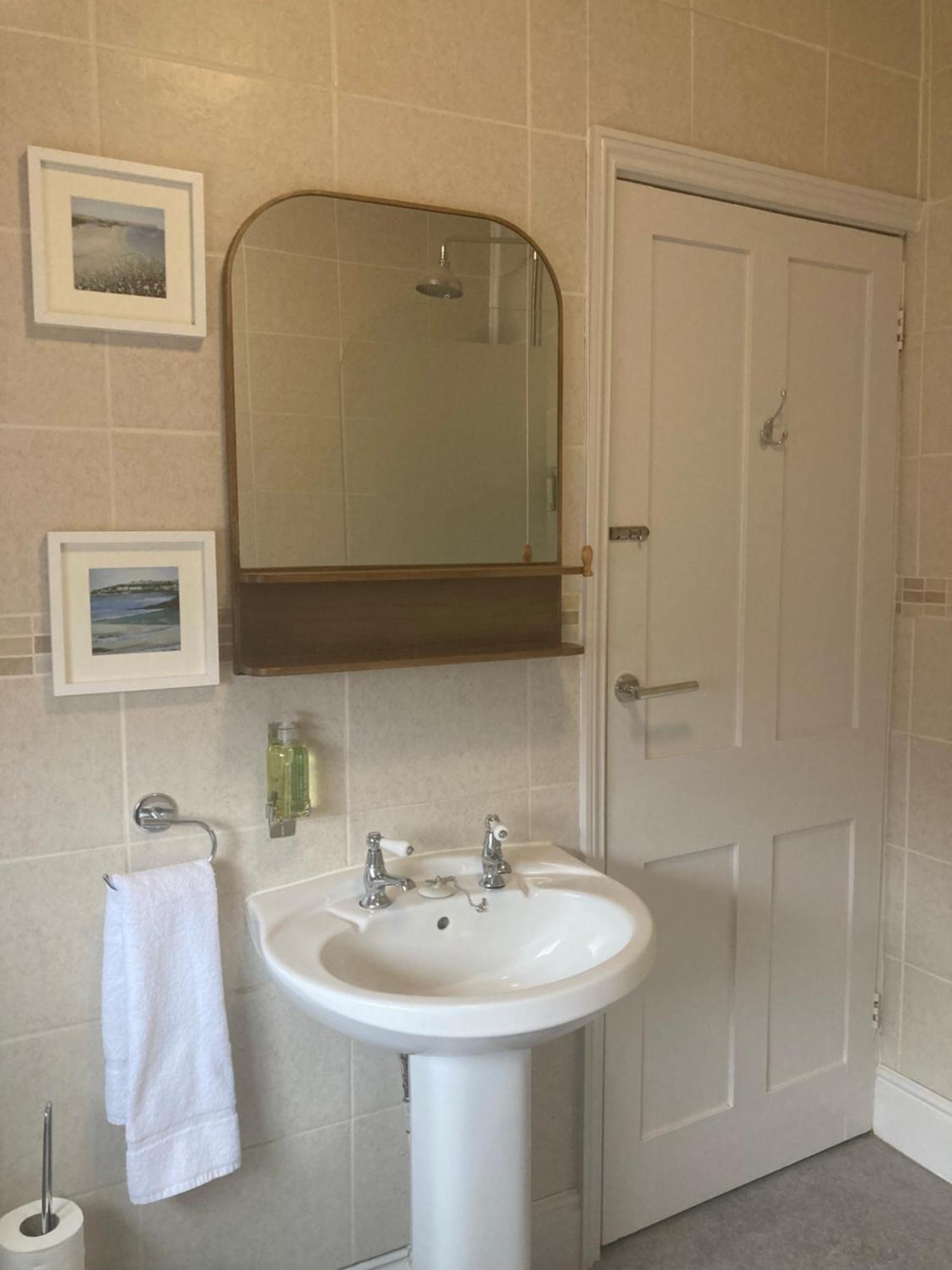 Crick Cottage Rooms 外观 照片